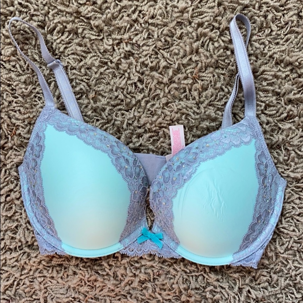 Victoria’s Secret push up bra 32dd